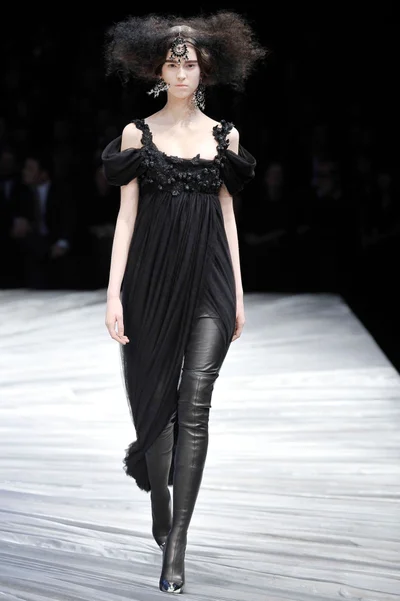 Look 7